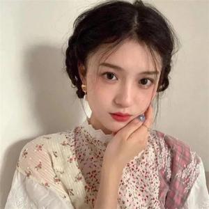 刘海瑞和苏晴送手机
